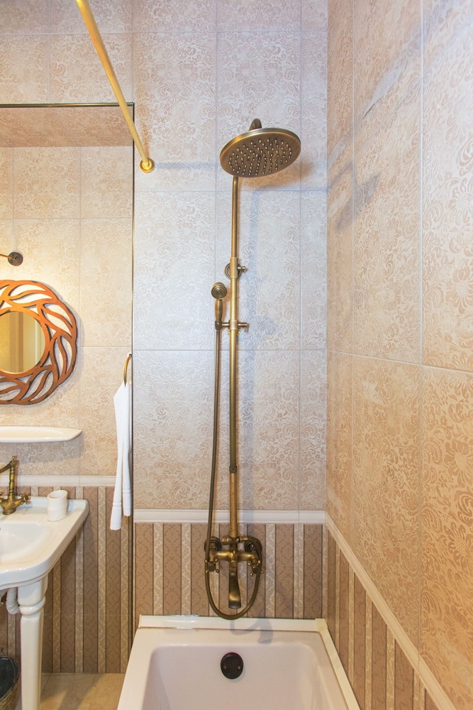 Bloom Boutique Hotel 48/50