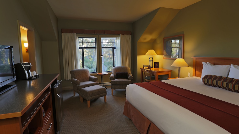 Long Beach Lodge Resort 15/72