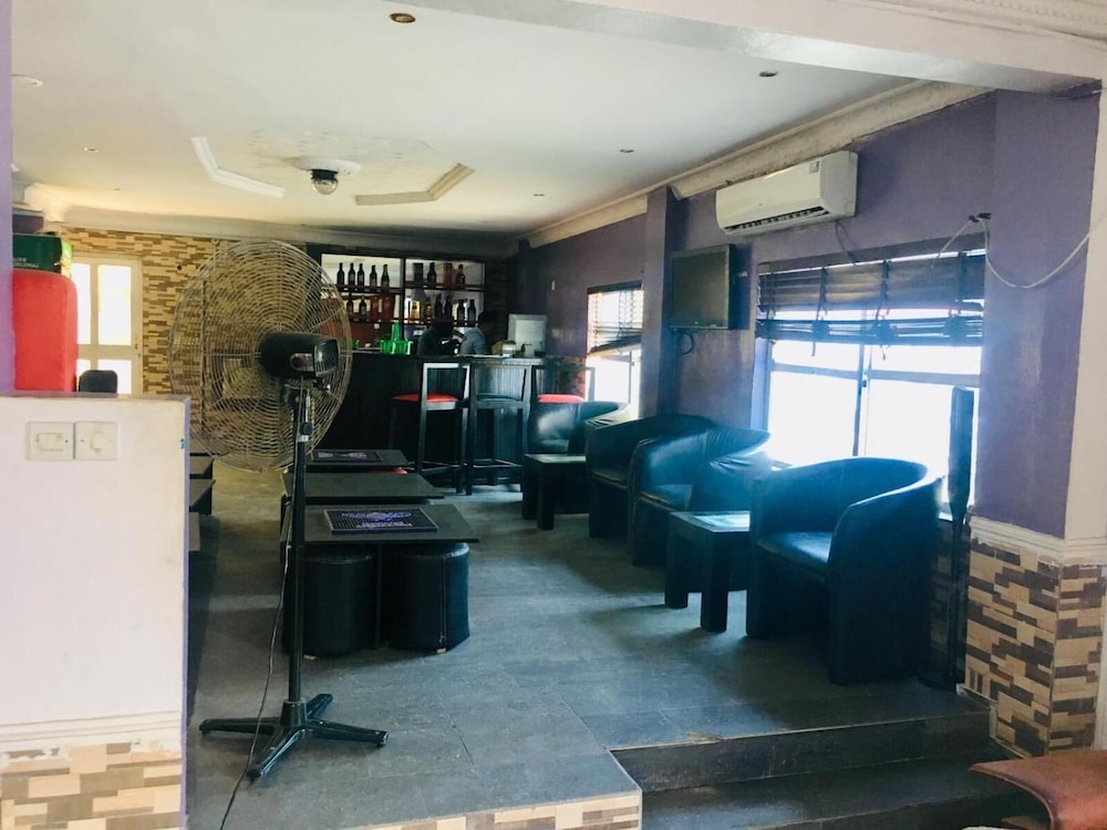 Lekki Central Hotel 18/21