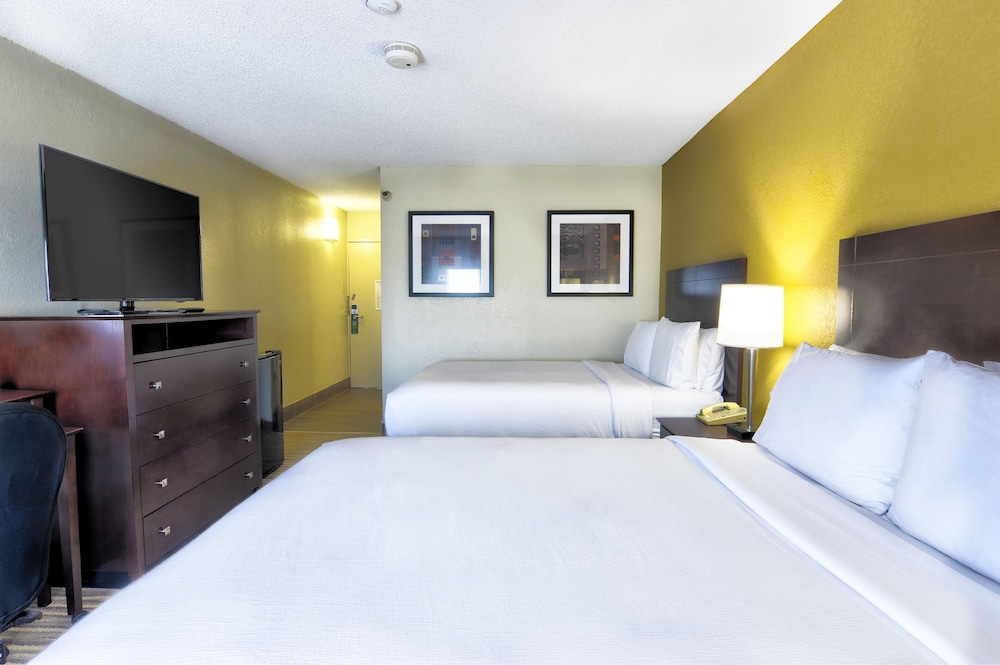 Holiday Inn St Petersburg N Clearwater 17/68