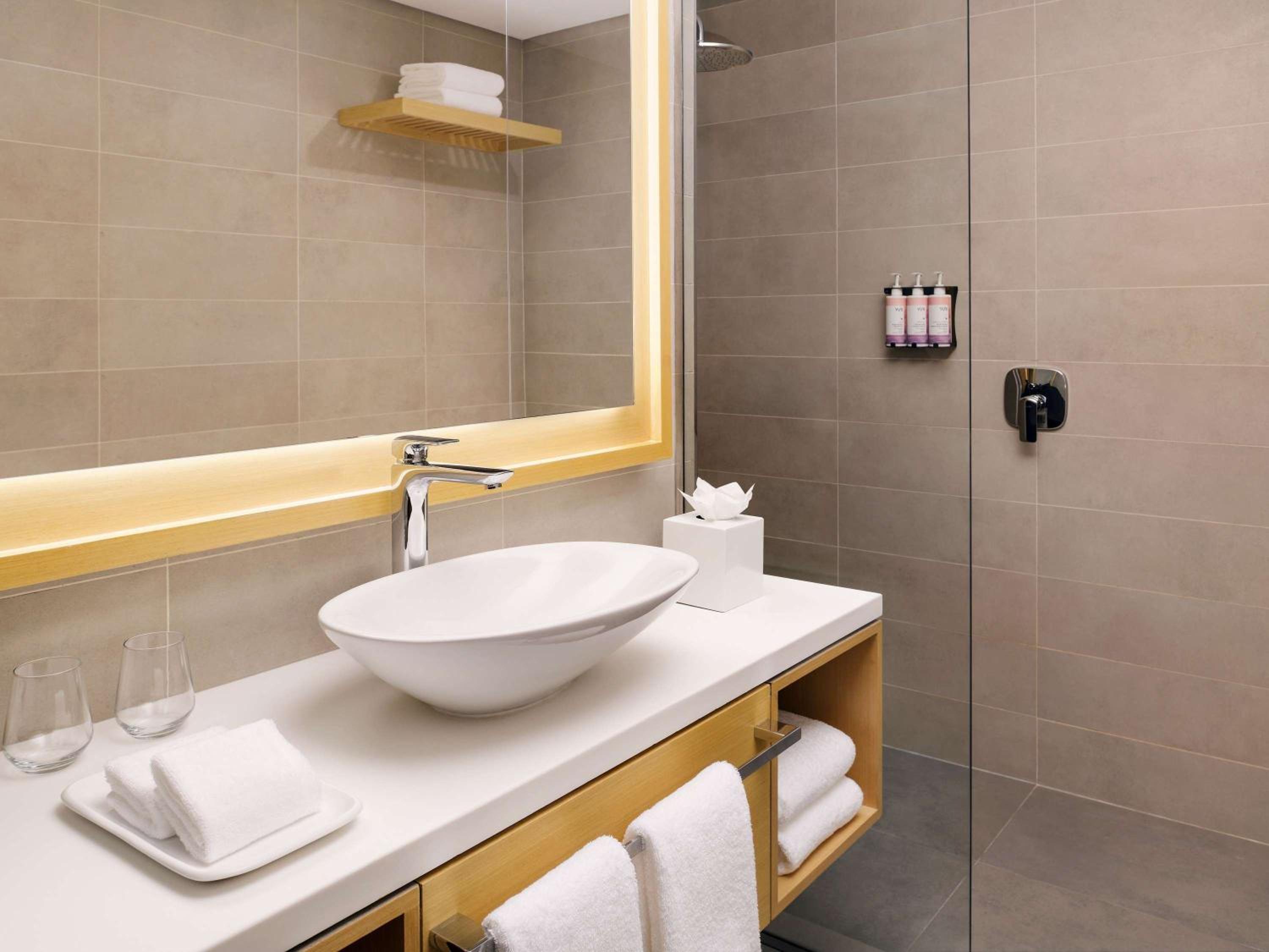 Beach, Premium, Twin Beds, with Pool، Movenpick Resort Al Marjan Island 4/12