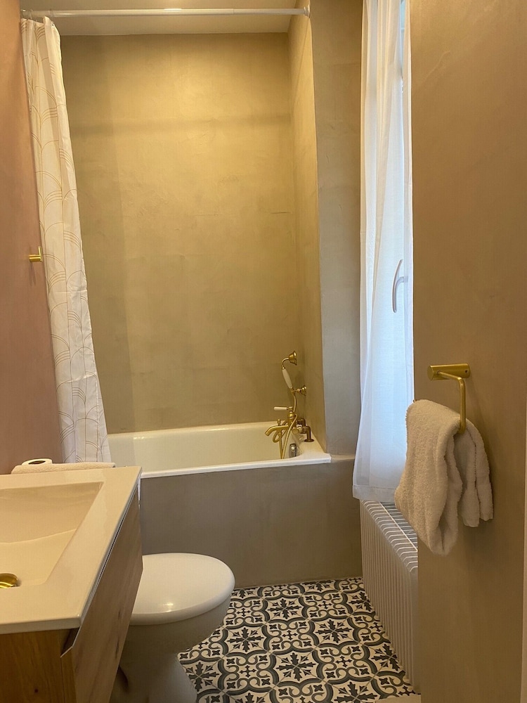 HOTEL BOILEAU 44/52