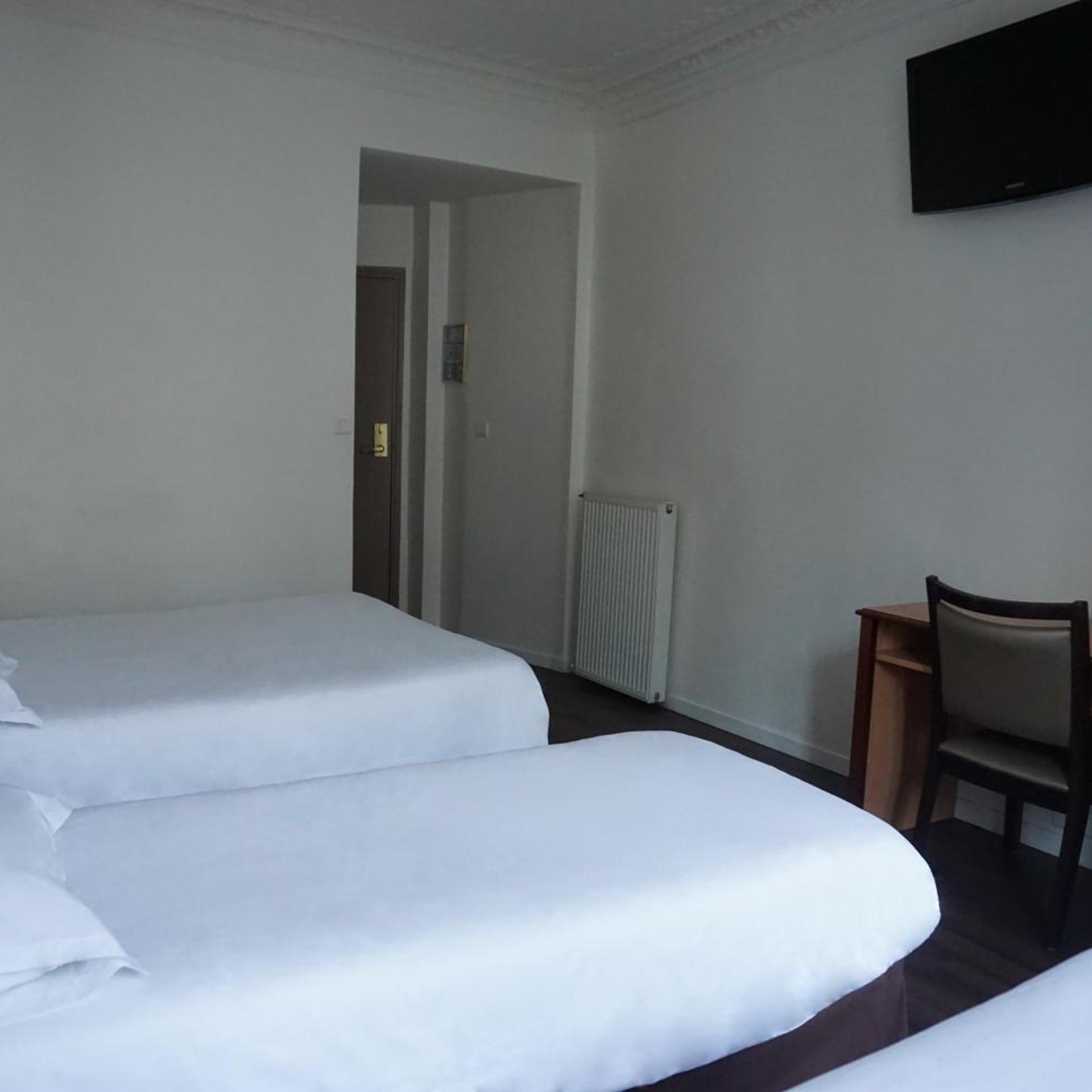 Room, Quadruple