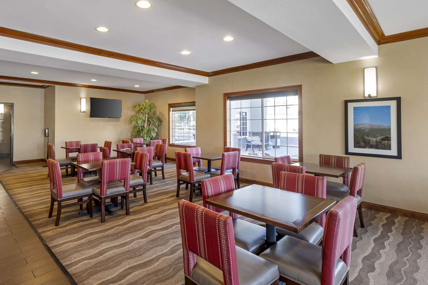 Comfort Inn & Suites Gillette near Campbell Medical Center 34/44