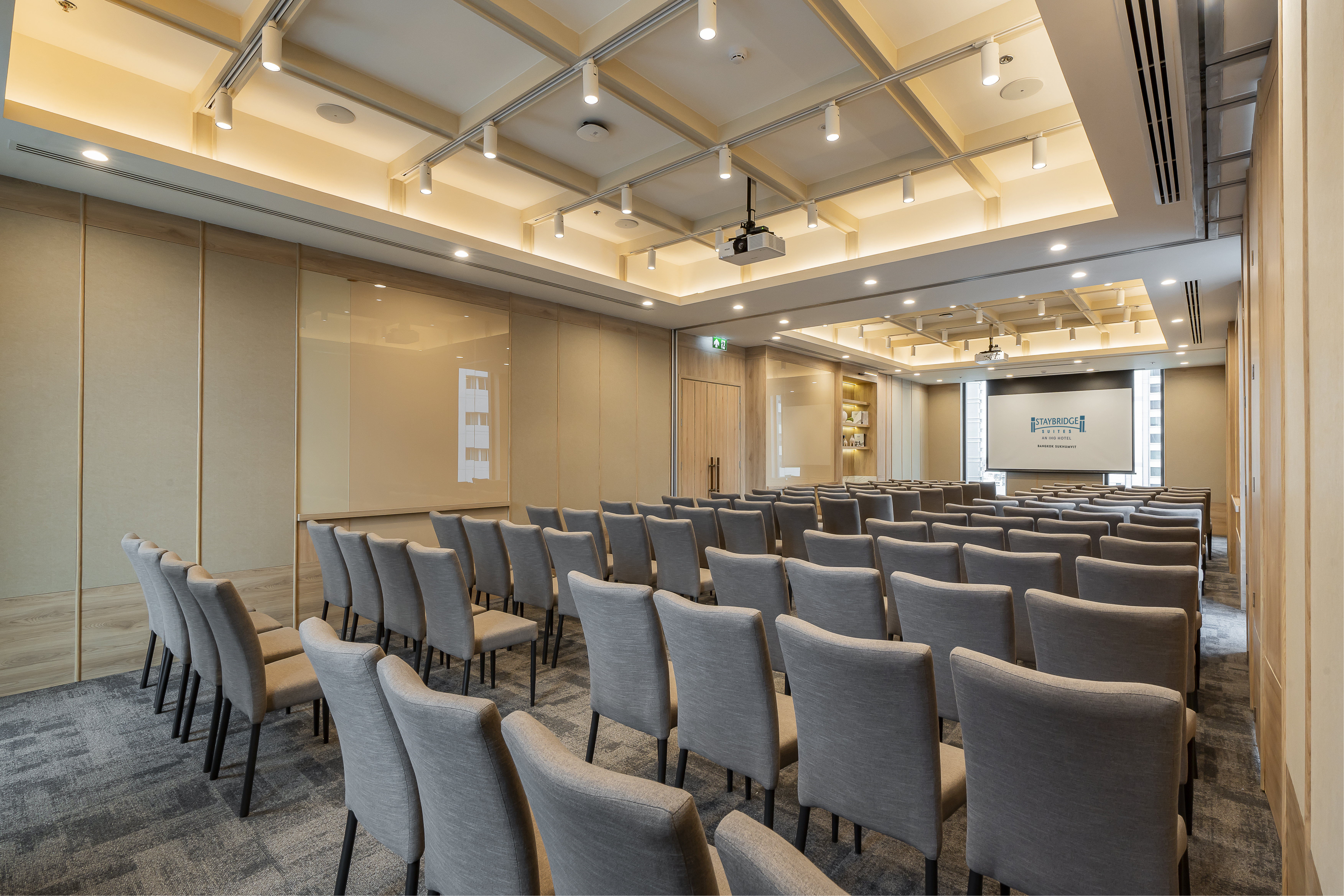 Staybridge Suites Bangkok Sukhumvit 37/50