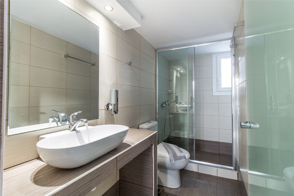 Colosseo Studios & Apartments 33/41