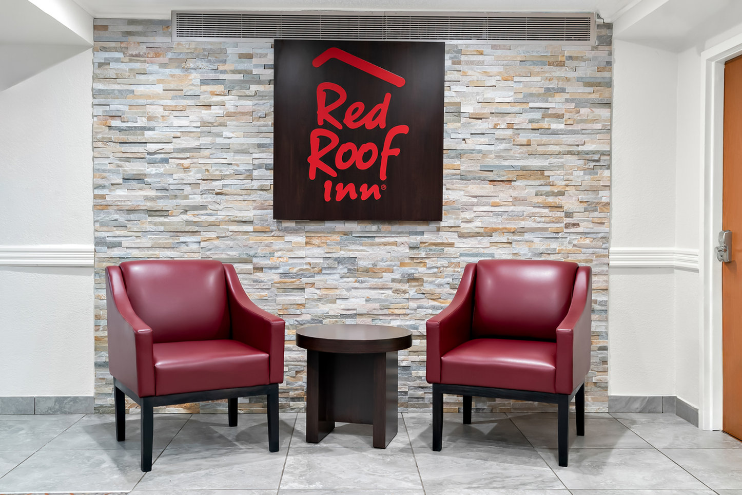 HomeTowne Studios by Red Roof Auburn Hills 23/32