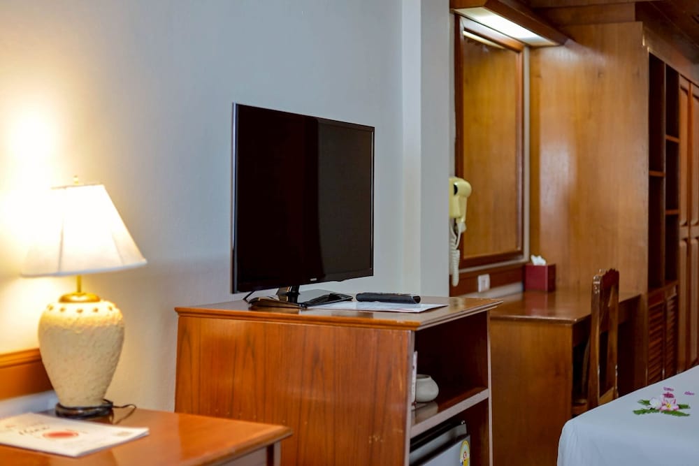 TONY RESORT 36/49