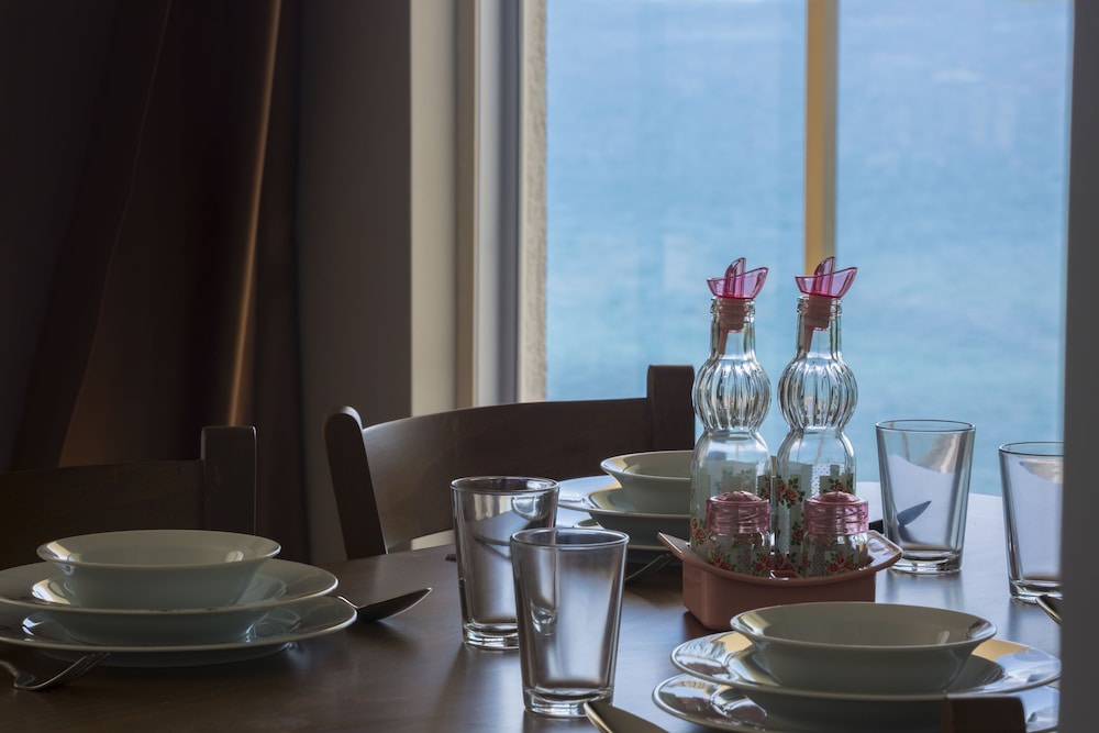 Royal Comfort Hotel 50/50