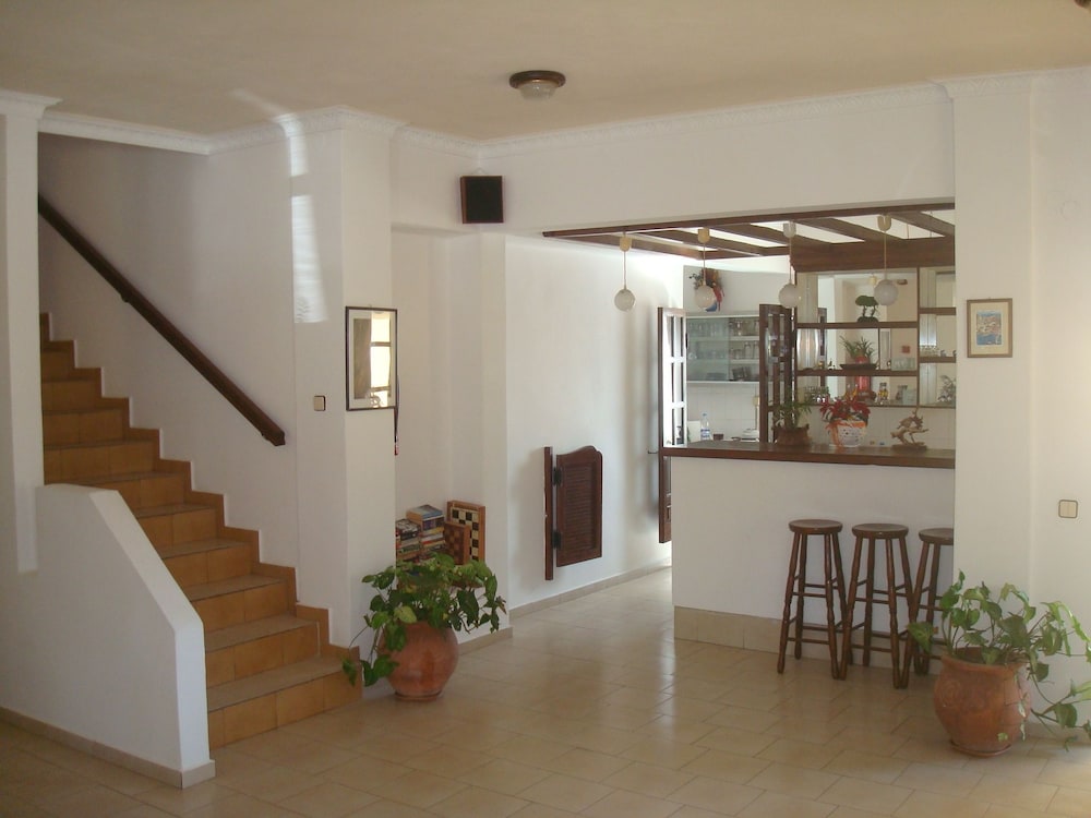 Aghas Hotel 42/60