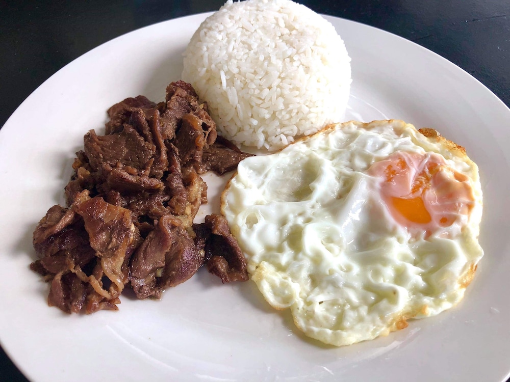 Hometown Hotel Bacolod - Lacson 43/74