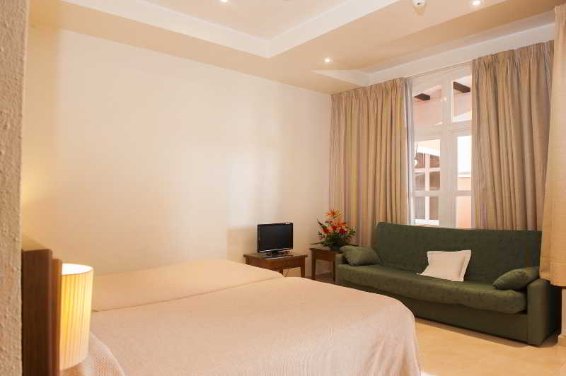 2 Bedrooms, Apartment