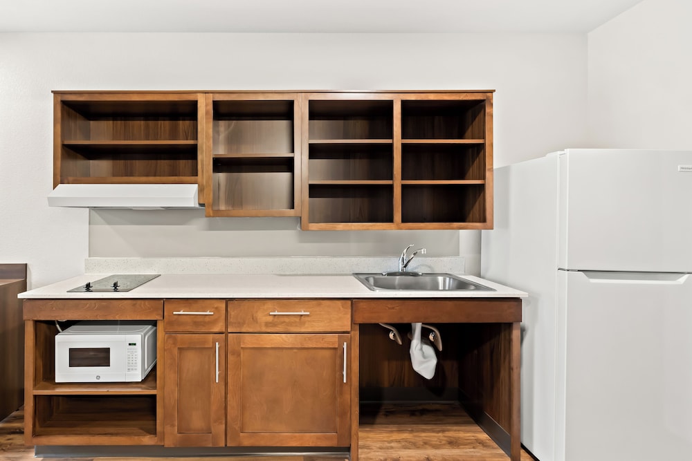 WoodSpring Suites Denver Commerce City 20/20