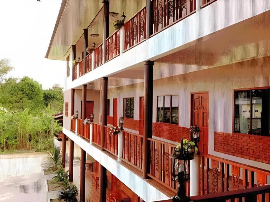 Sweet Home Chiang Khan 11/46