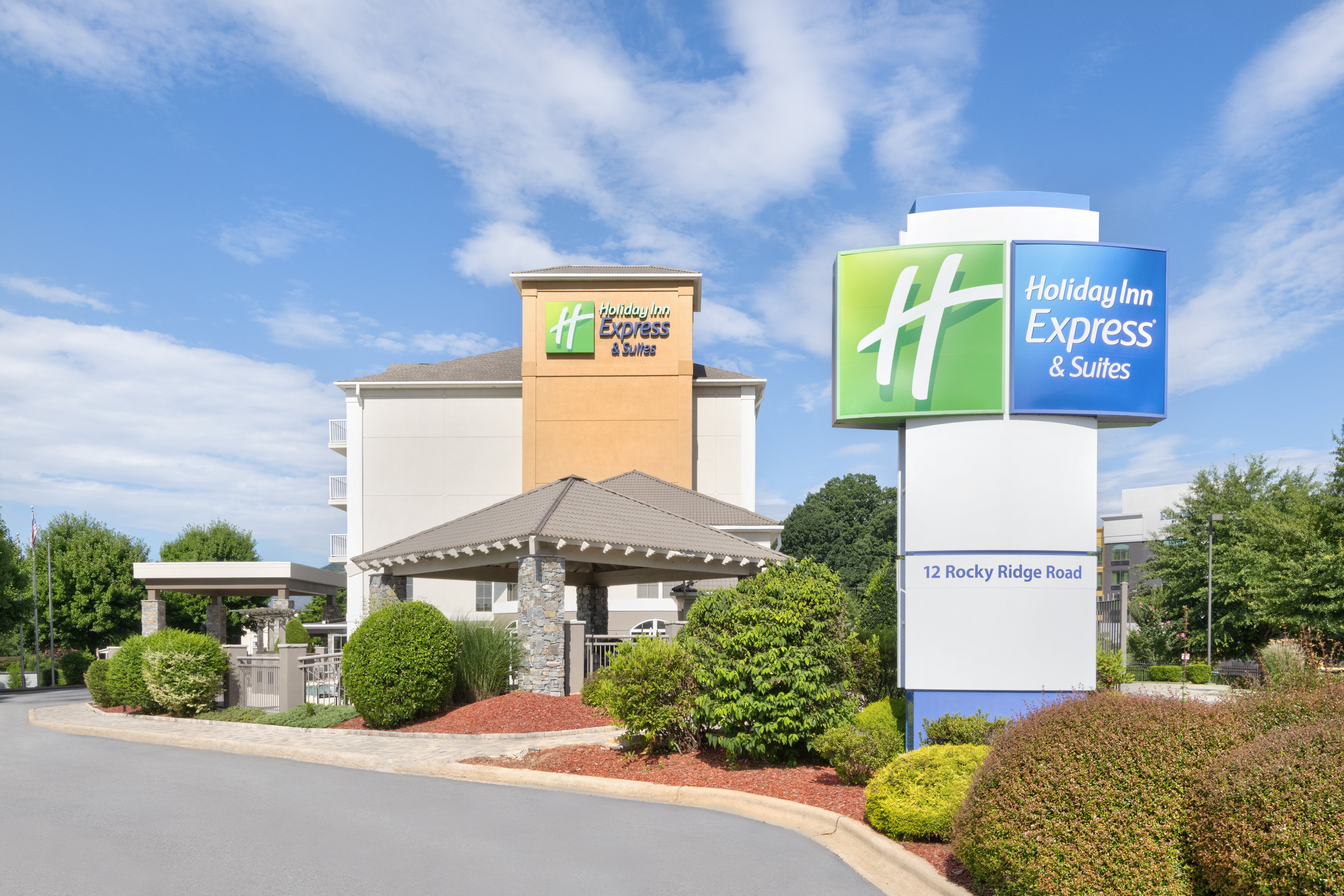 Holiday Inn Express & Suites Asheville SW - Outlet Ctr Area 24/34