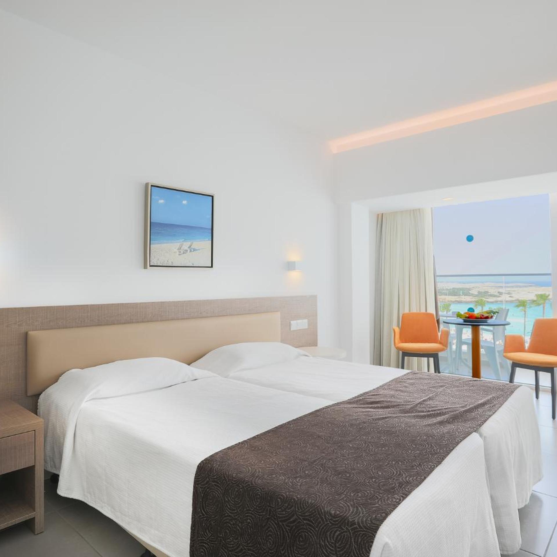 TWIN/DOUBLE ROOM DELUXE SEA VIEW