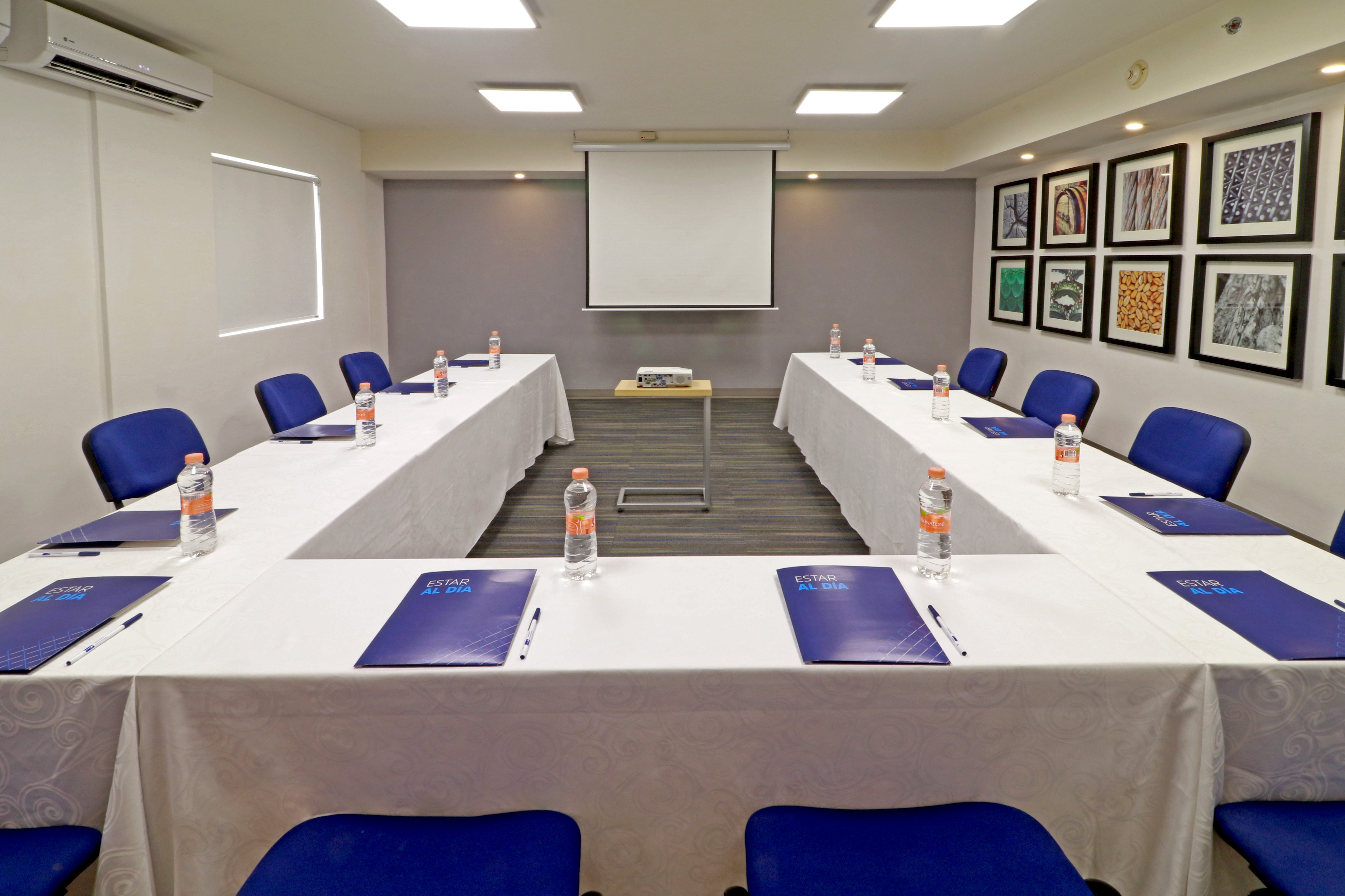 Holiday Inn Express Piedras Negras 58/72