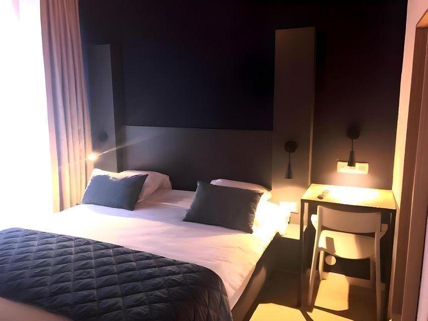 Twin Beds, Queen Bed