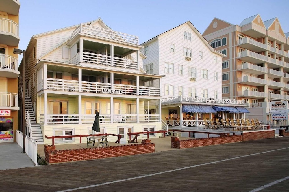 Majestic Hotel & Apartments 39/50