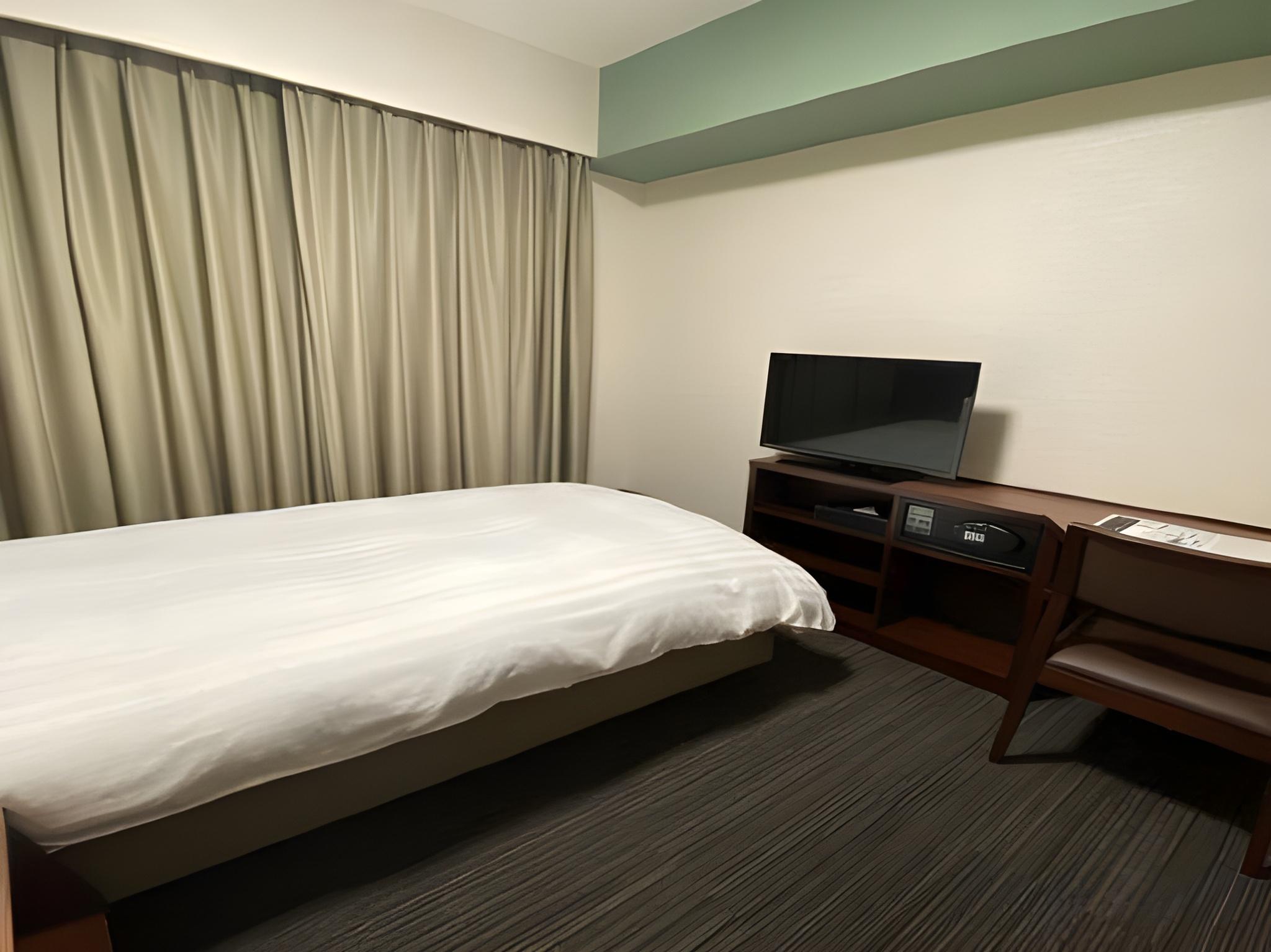 Semi Room, Economy, Semi Double Bed، Myojin no Yu Dormy Inn Premium Kanda 2/2