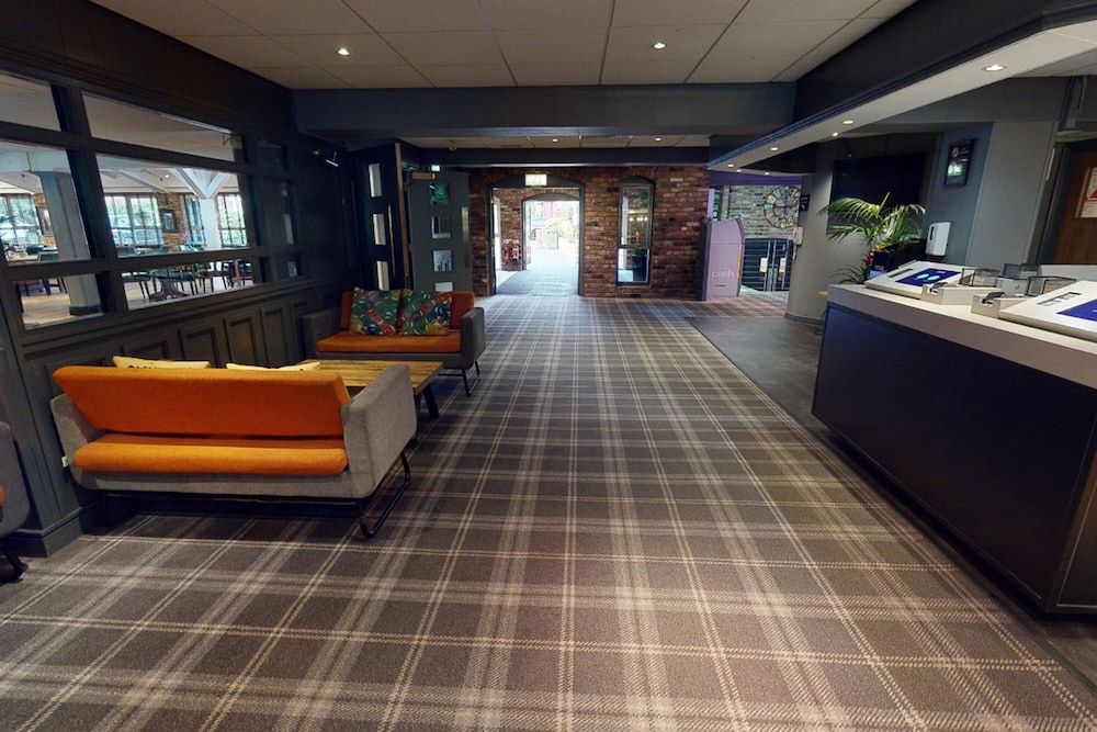 Village Manchester Hyde Hotel Leisure Club 4/40