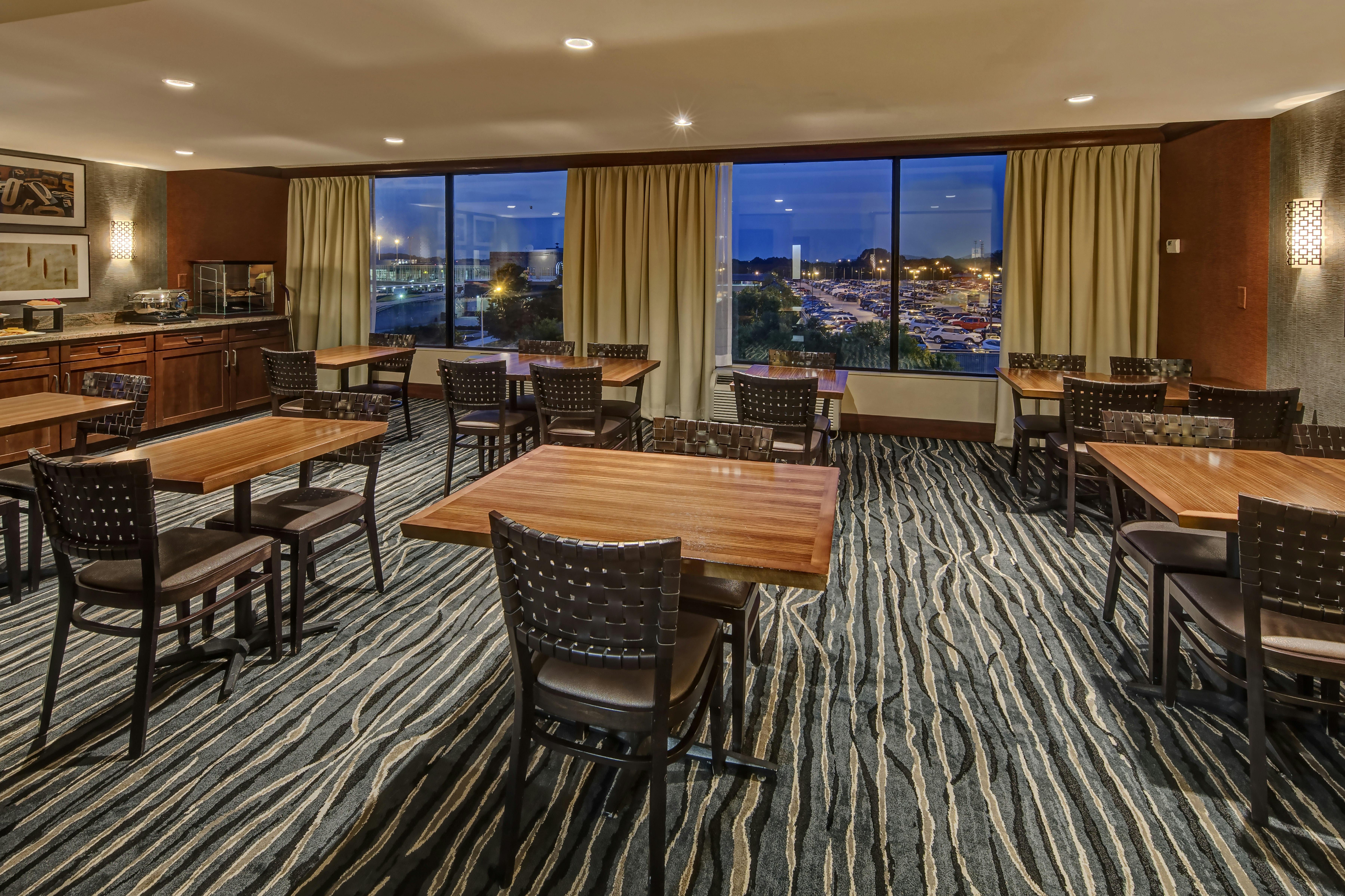 Hilton Knoxville Airport 45/81