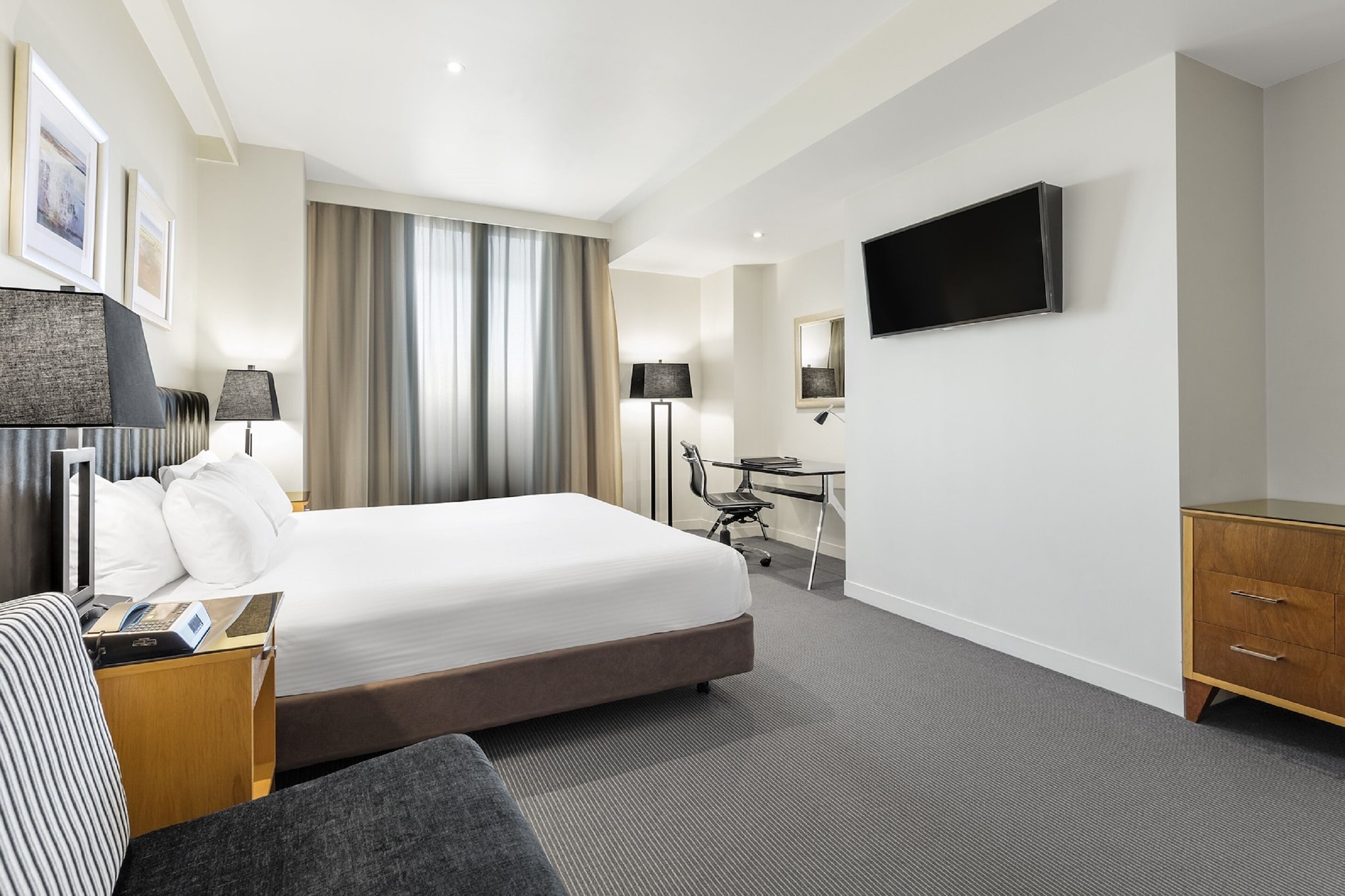 غرفة قياسية بسرير كوين، Flagstaff Gardens Hotel 4/8