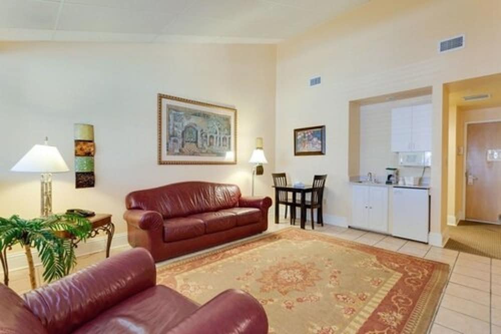 Naples Park Central Hotel 30/50