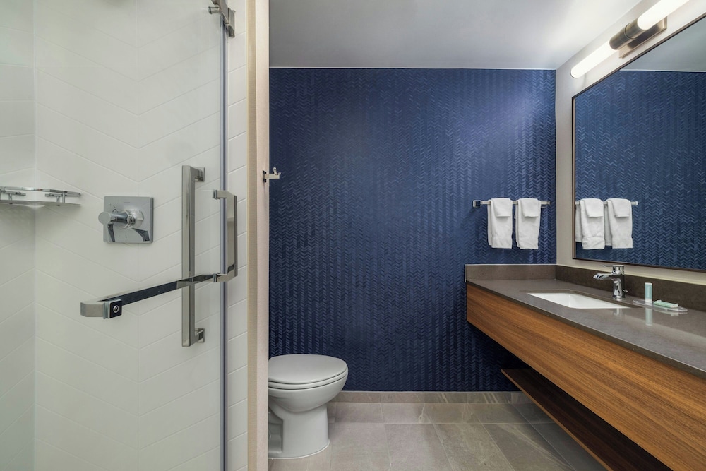 Fairfield Inn Suites Cumberland 50/50