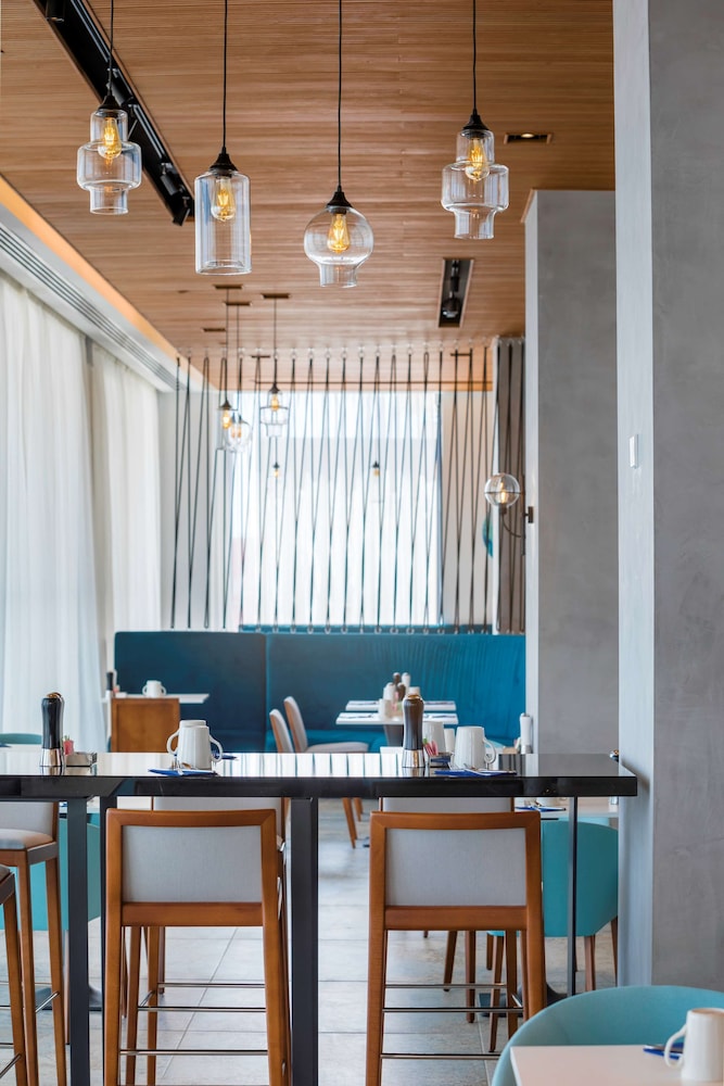 Radisson Blu Hotel Larnaca 61/74