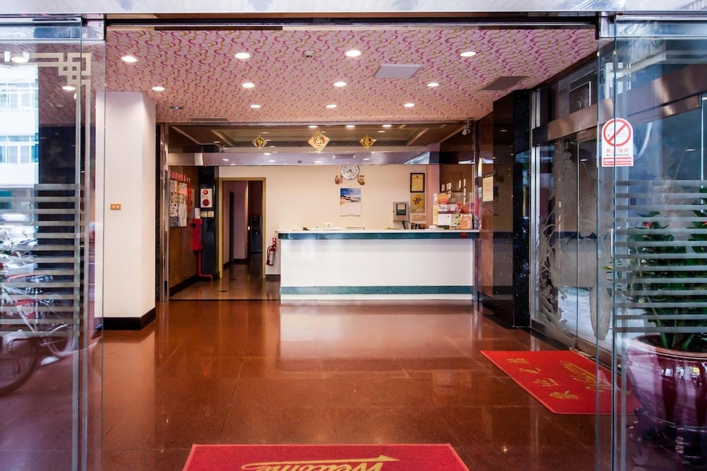 Ruei Gung Business Hotel 9/48