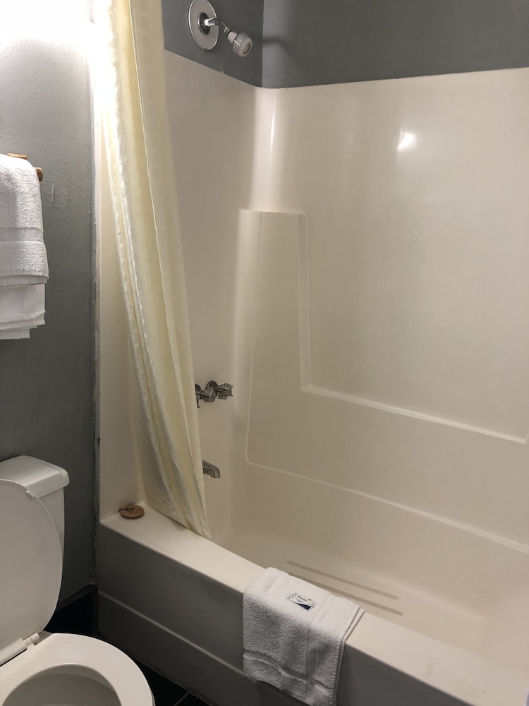 Scottish Inn 7/36