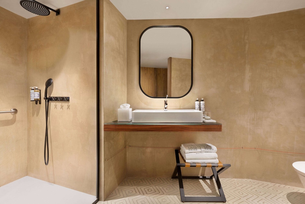 Fontinha Porto a Trademark Collection by Wyndham 51/58