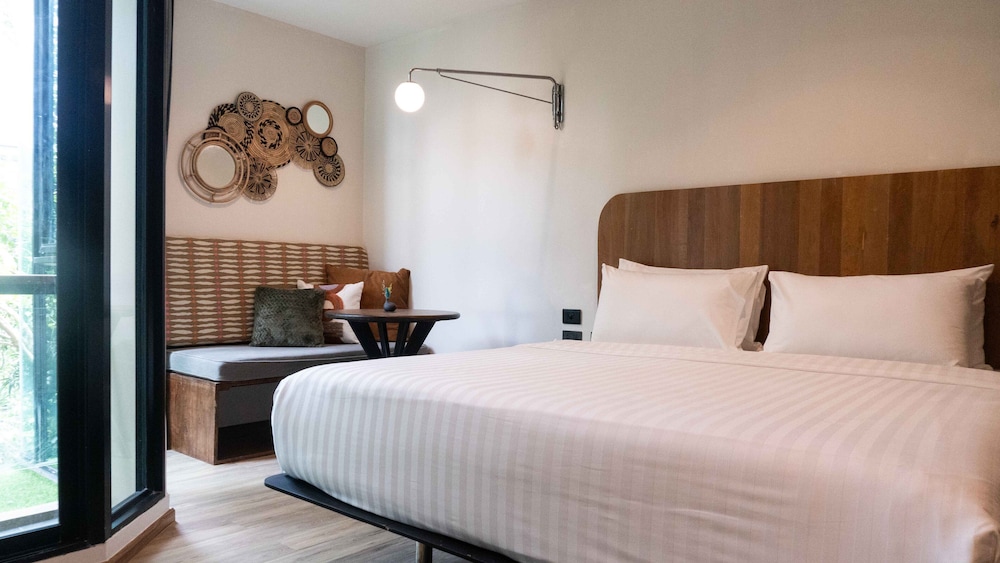 Karaarom Hotel 12/50