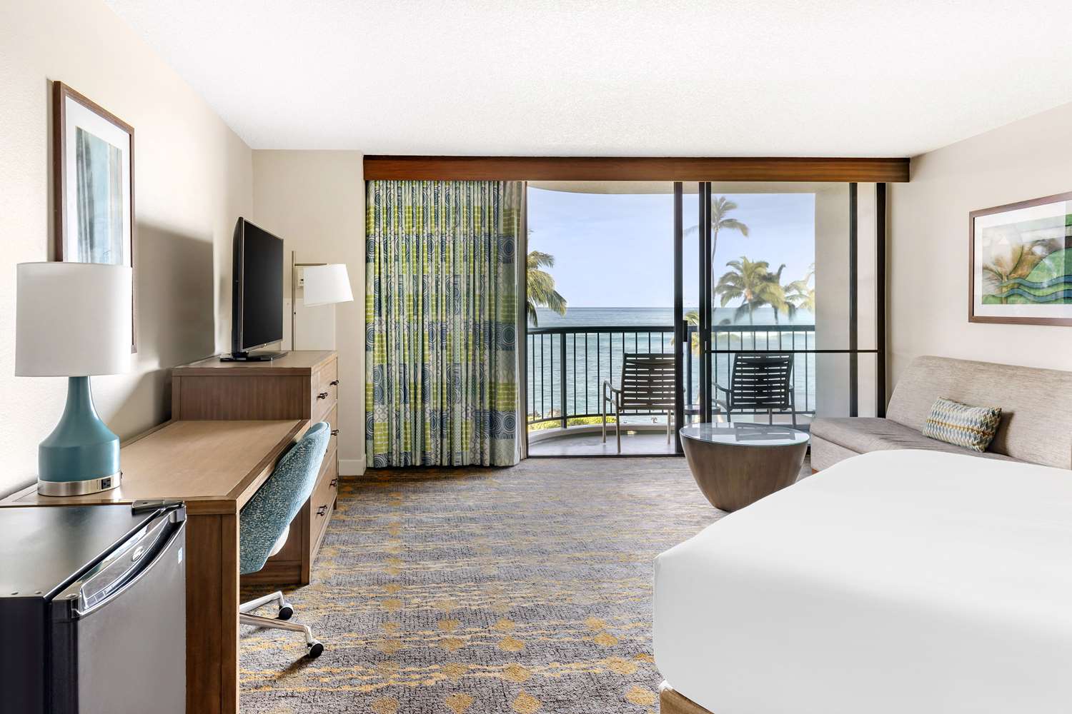 Room, King Bed, Ocean Front, Sofa