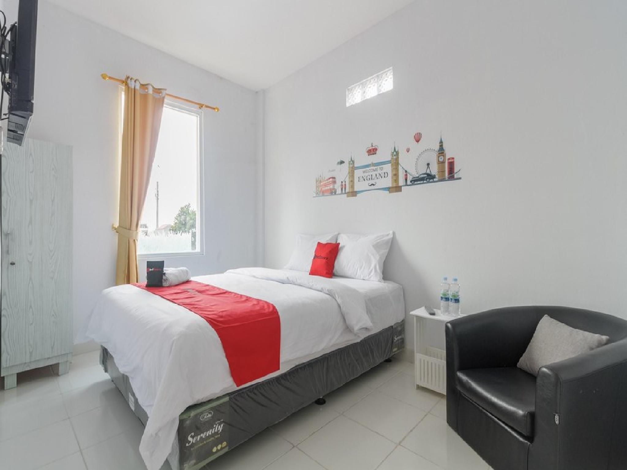 Reddoorz Plus Near Taman Rasuna Menteng 11/17