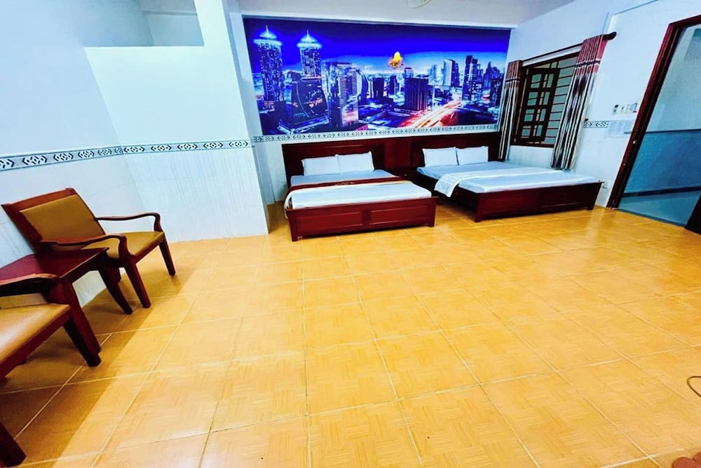 Hung Anh Hotel 49/50