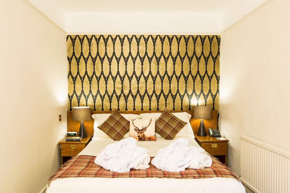 House, Double Bed