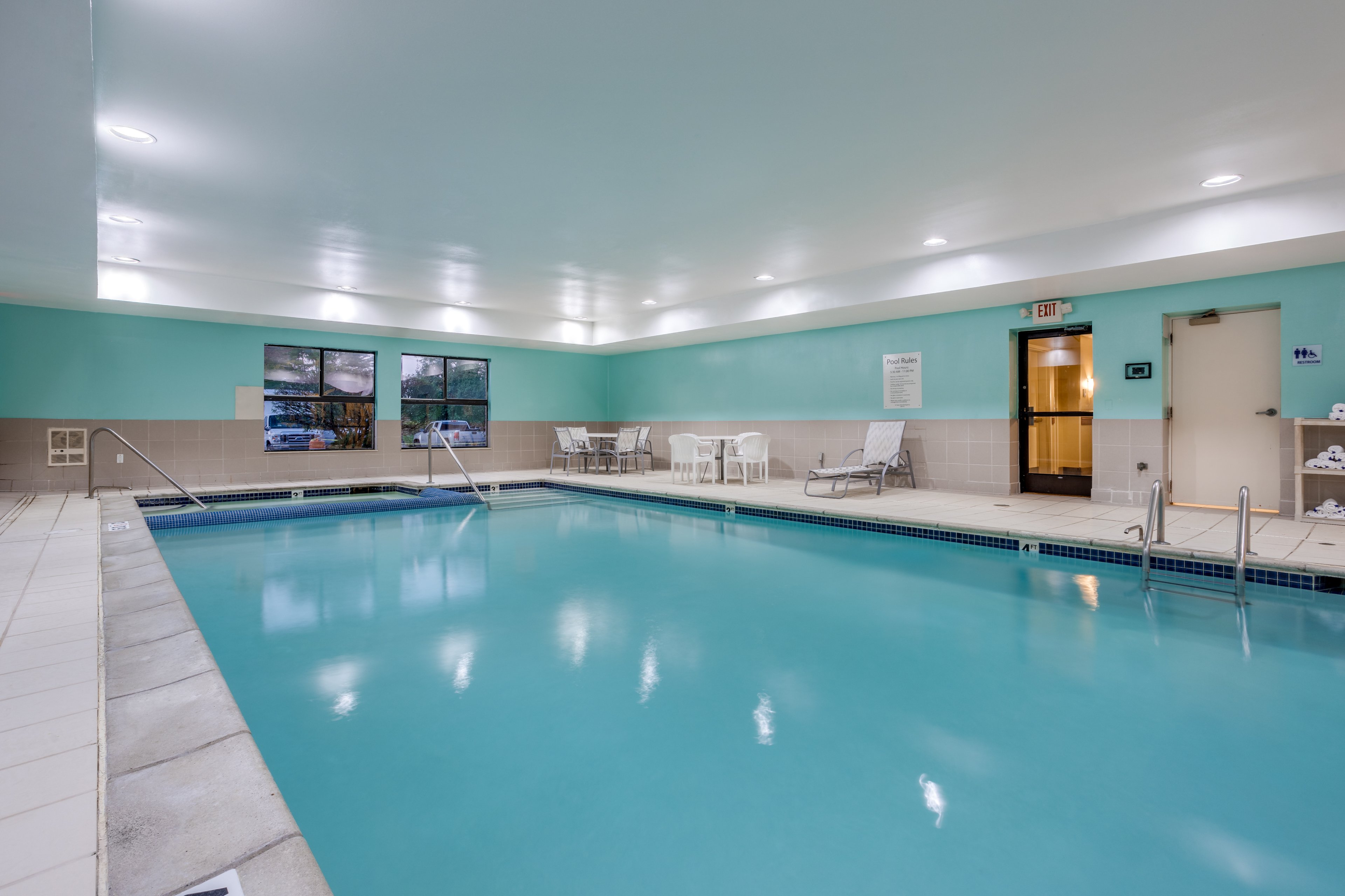 Holiday Inn Express Hotel Suites Canton 31/62