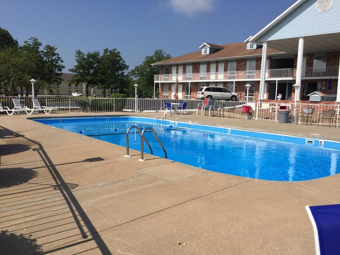 Twelve Oaks Inn 17/30