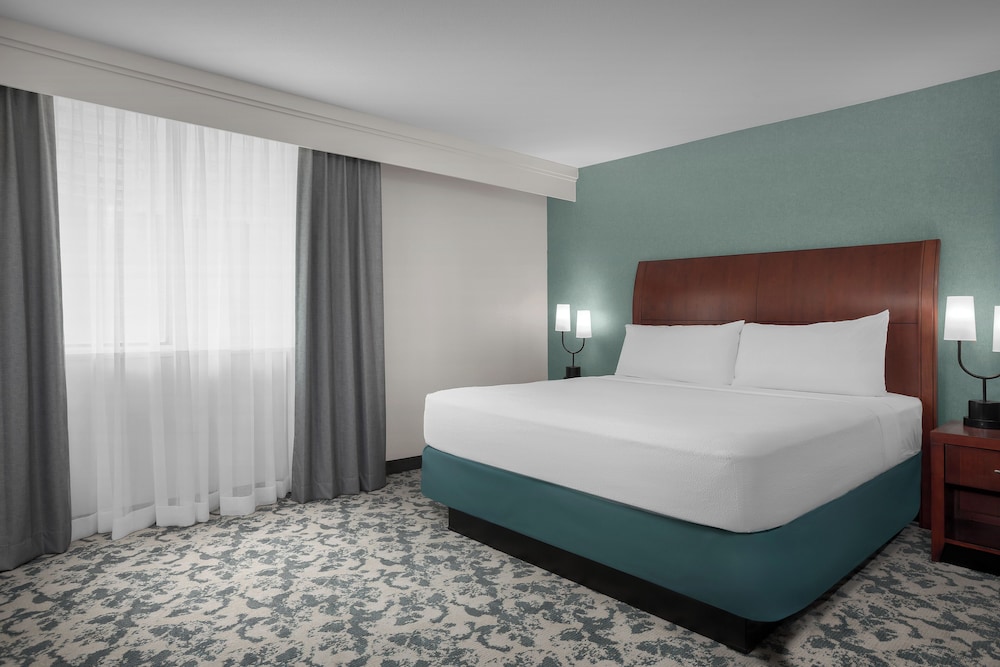 JUNIOR SUITE, KING BED, ACCESSIBLE