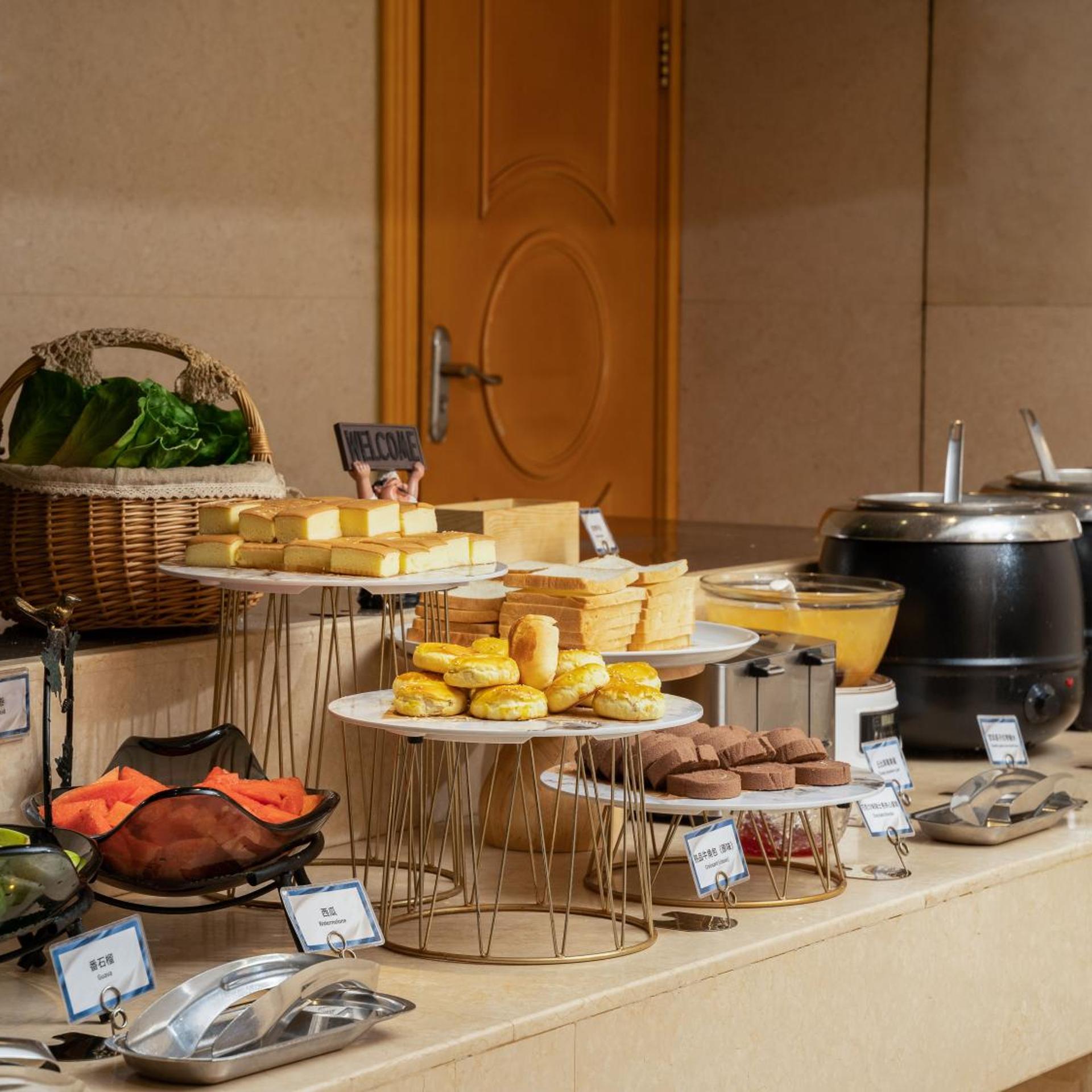 Vienna International Hotel (Wuhan Jiefang Avenue Tongji Medical College) 54/69