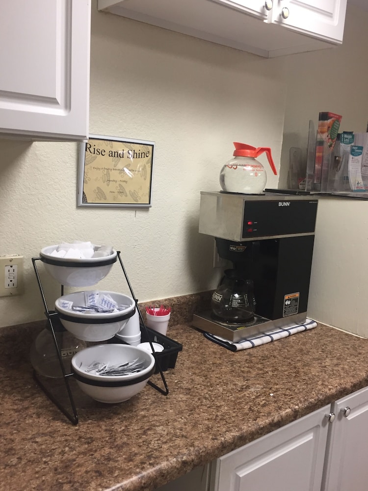 Suburban Extended Stay Warner Robins 28/35