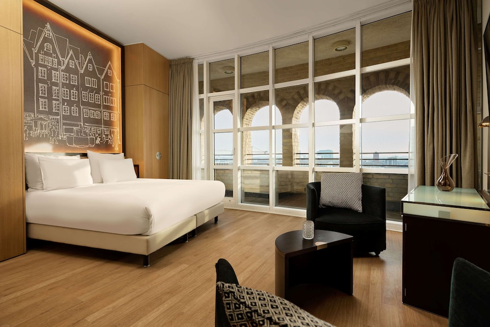 Hotel Wasserturm Cologne Curio Collection By Hilton 2/57