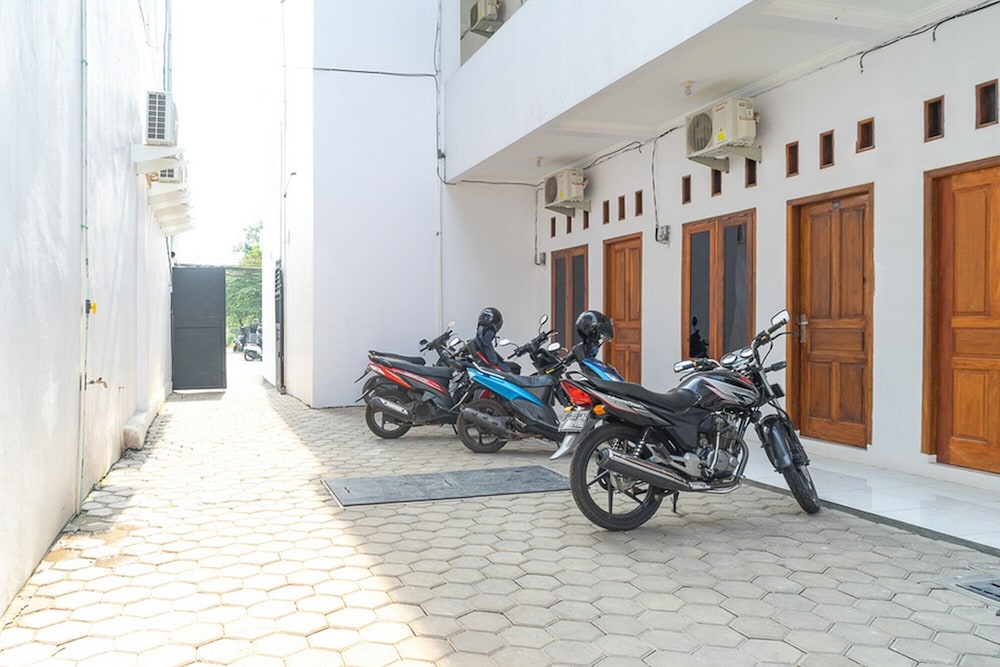 RedDoorz Syariah near Jatisampurna Hospital 15/17