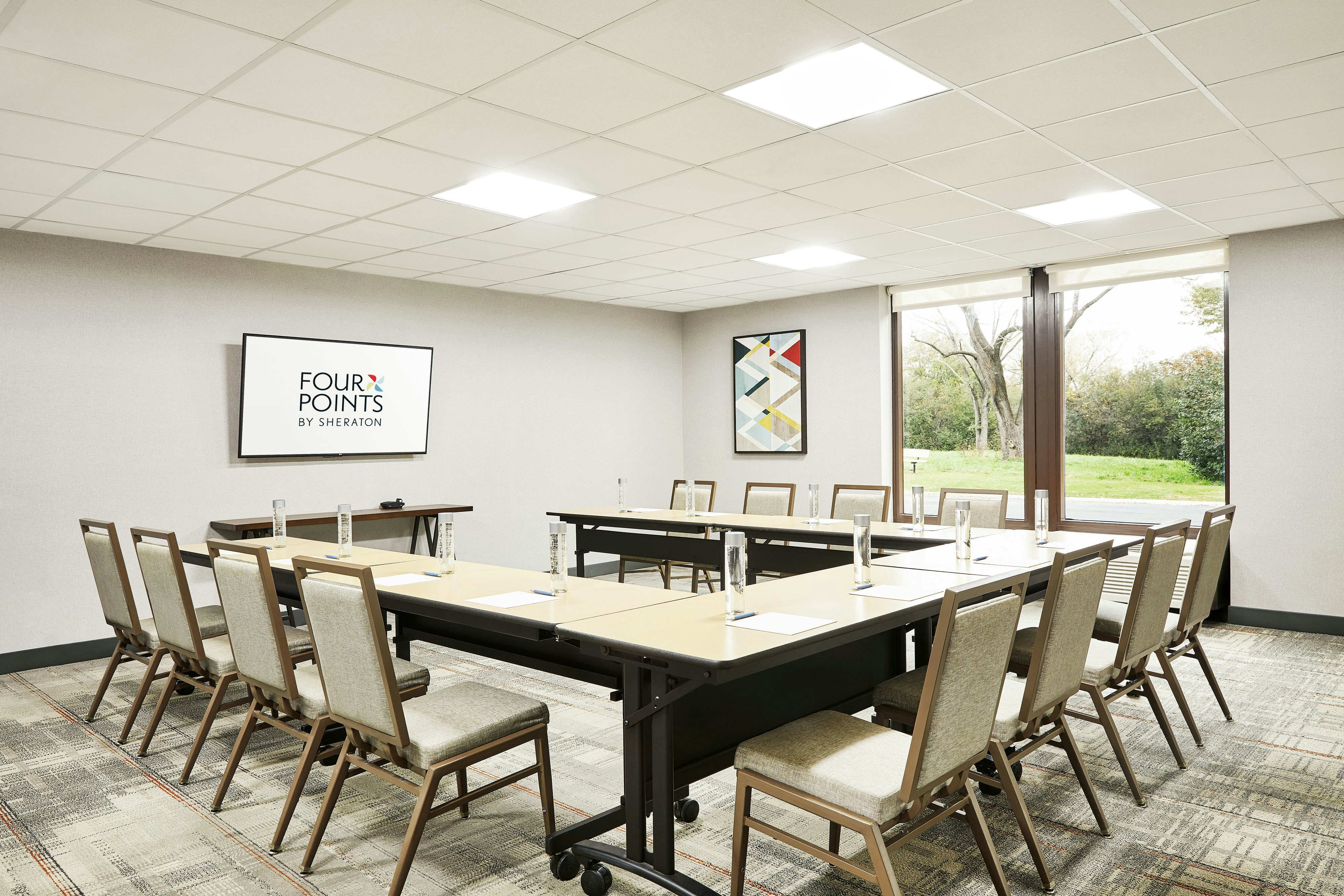 Four Points By Sheraton Chicago Westchester/Oak Brook 12/14