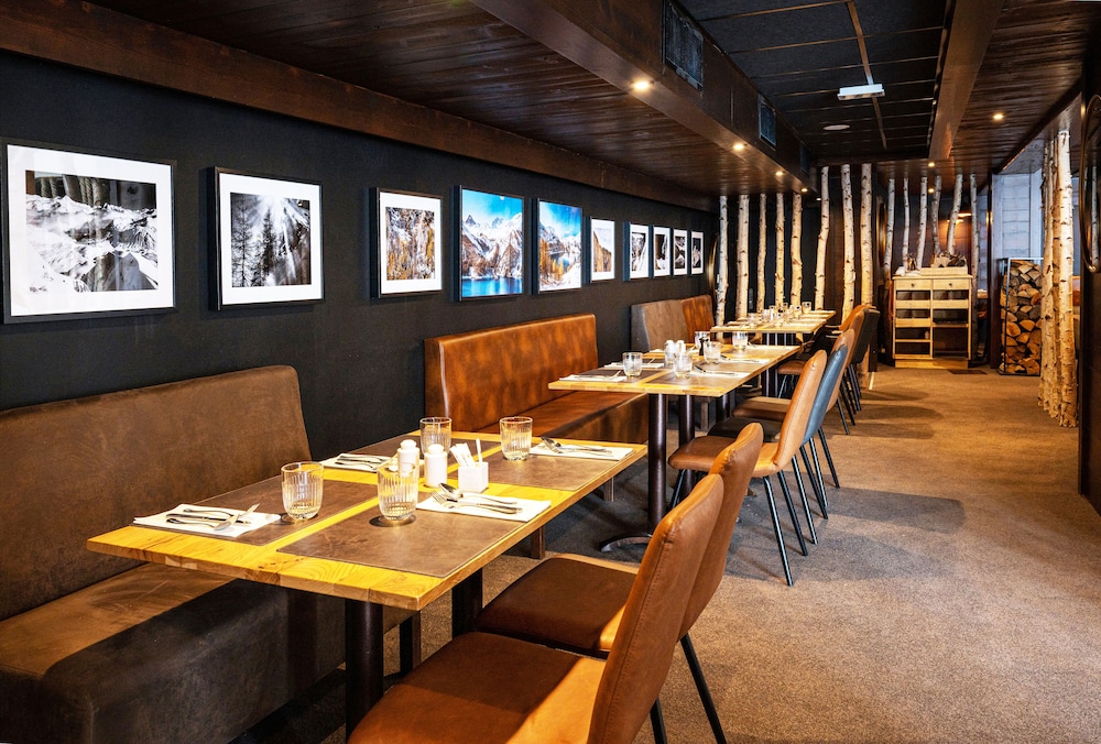 Le Levanna Hotel Restaurant 46/67