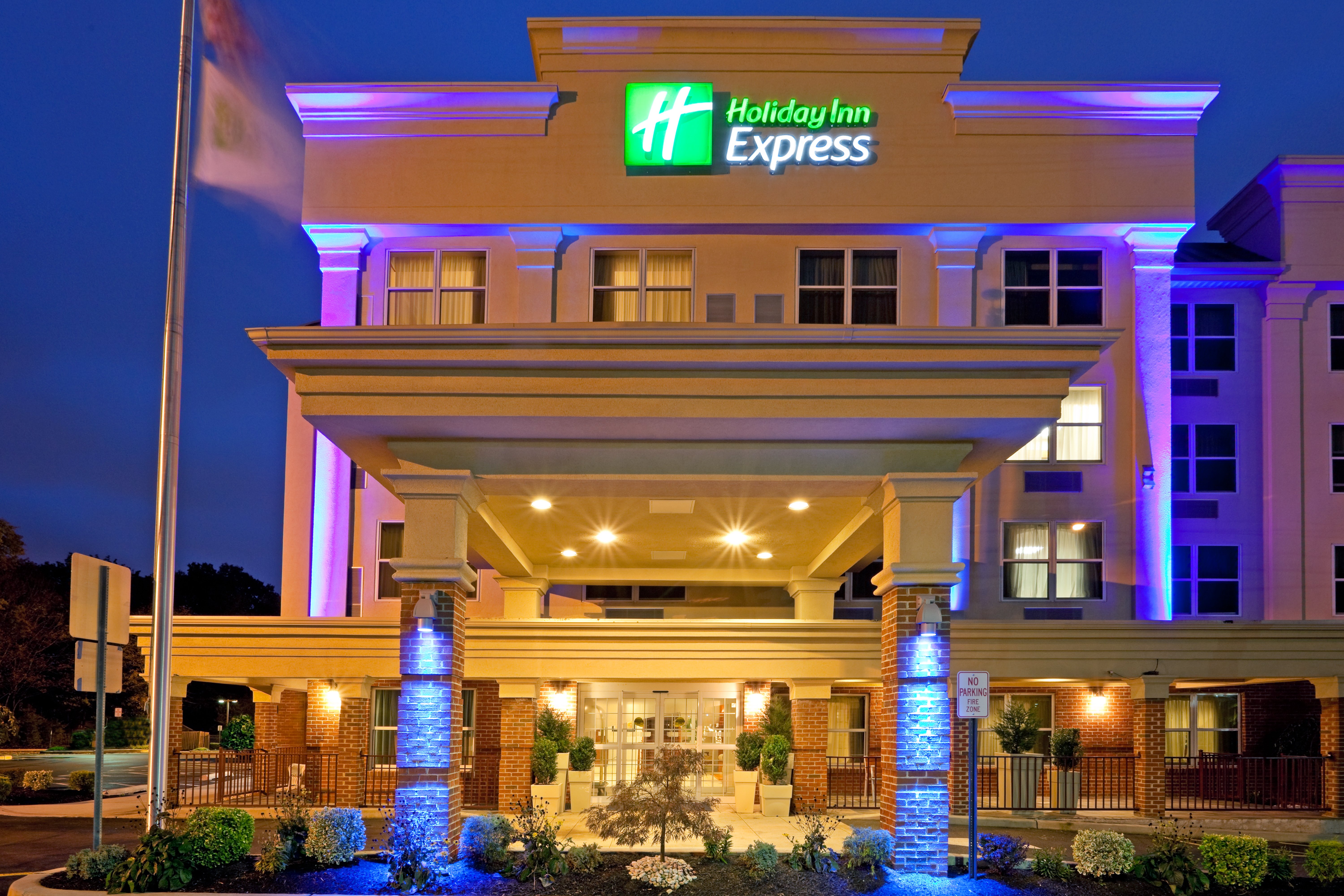 Holiday Inn Express Woodbridge 2/64
