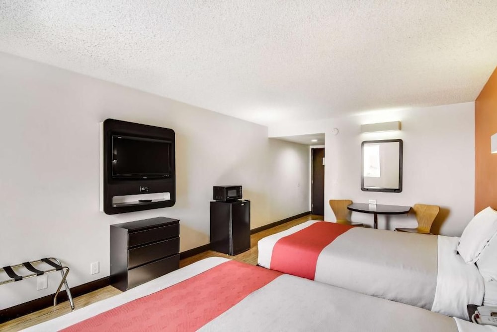 Motel6 Carson, CA 25/59