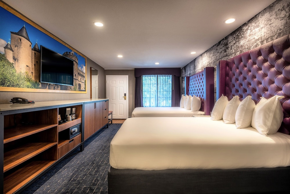 Camelot Inn And Suites 20/62